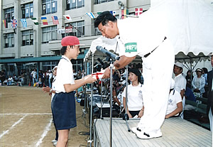 002.jpg